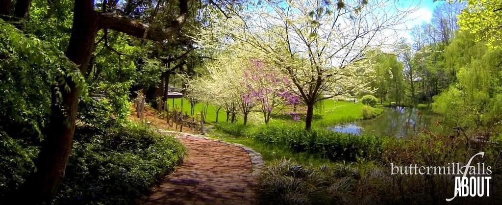 Buttermilk Falls Inn & Spa Milton Bagian luar foto