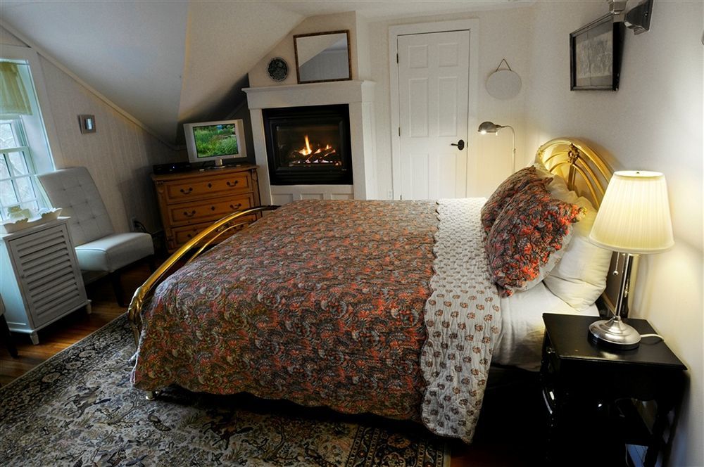 Buttermilk Falls Inn & Spa Milton Bagian luar foto