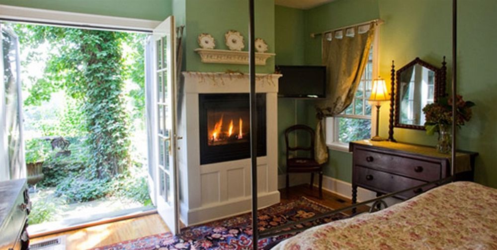 Buttermilk Falls Inn & Spa Milton Bagian luar foto